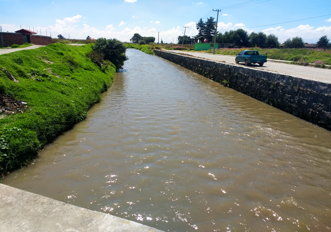 Limpieza del cauce y restitución de bordos de protección
